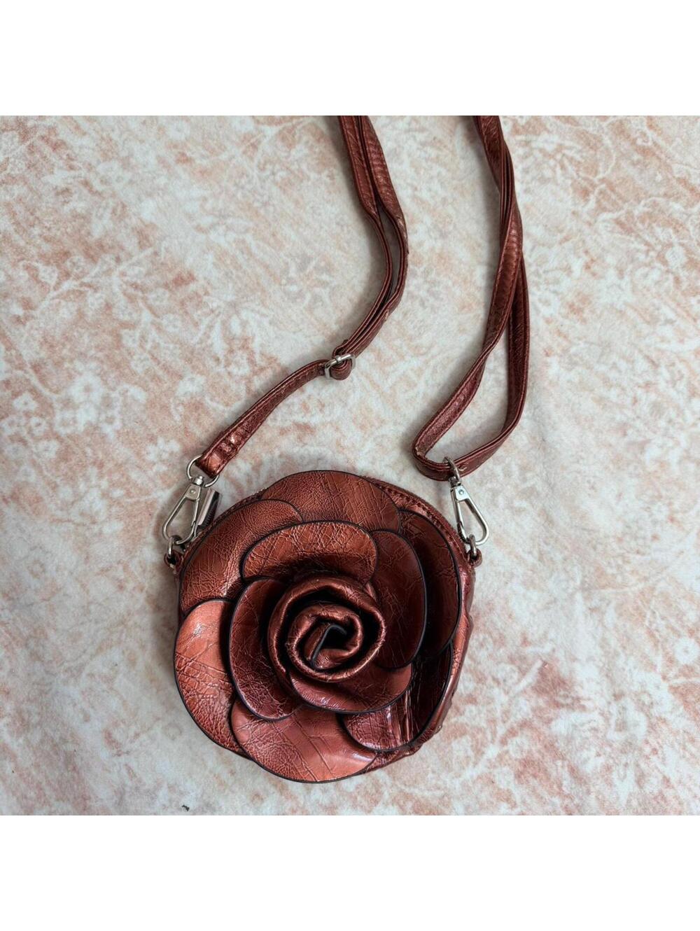 Statement metallic floral cross body bag with major y2k glam energy 🌹✨